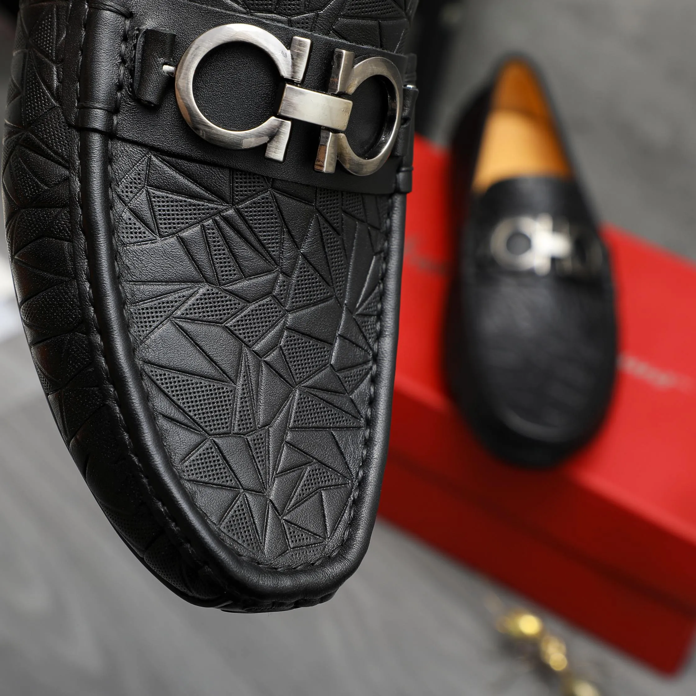 Men's shoes 💰p380 Product trademark: Ferragamo " Ferragamo ] Casual slip-on men's shoes Regular size: 38-45 Product material: Selected embossed cowhide upper, pigskin lining, rubber outsole